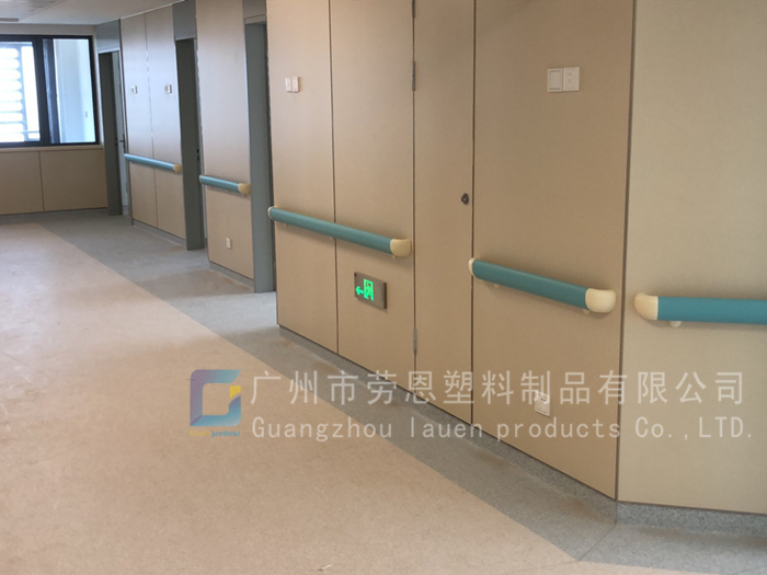 【浙江寧波】醫(yī)院的走廊上為什么兩側(cè)都有一排防撞扶手？