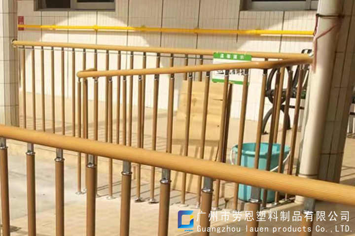【佛山順德】無障礙坡道扶手，讓殘障老人們的出入更安全！